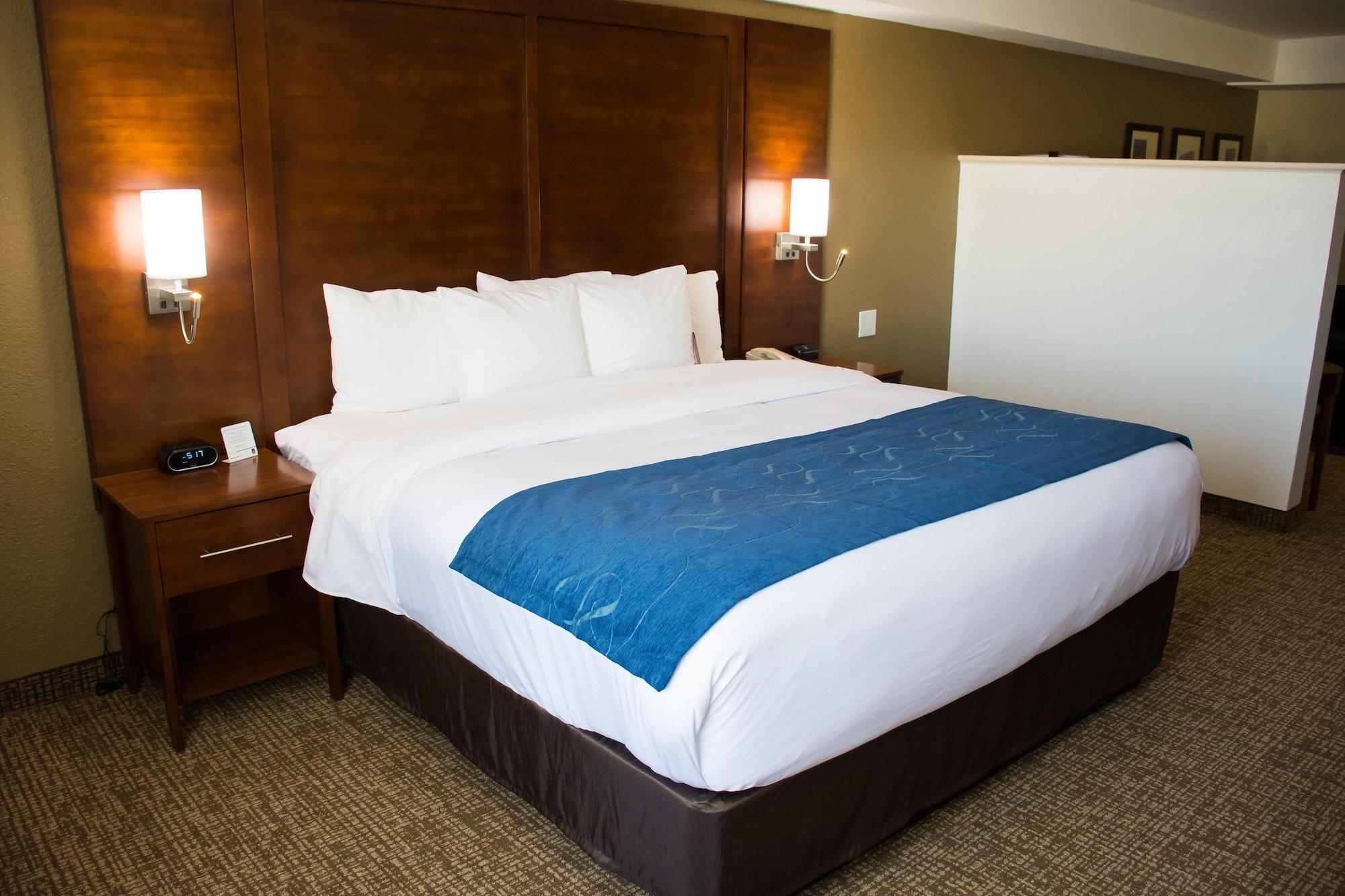 Comfort Suites El Paso Airport מראה חיצוני תמונה