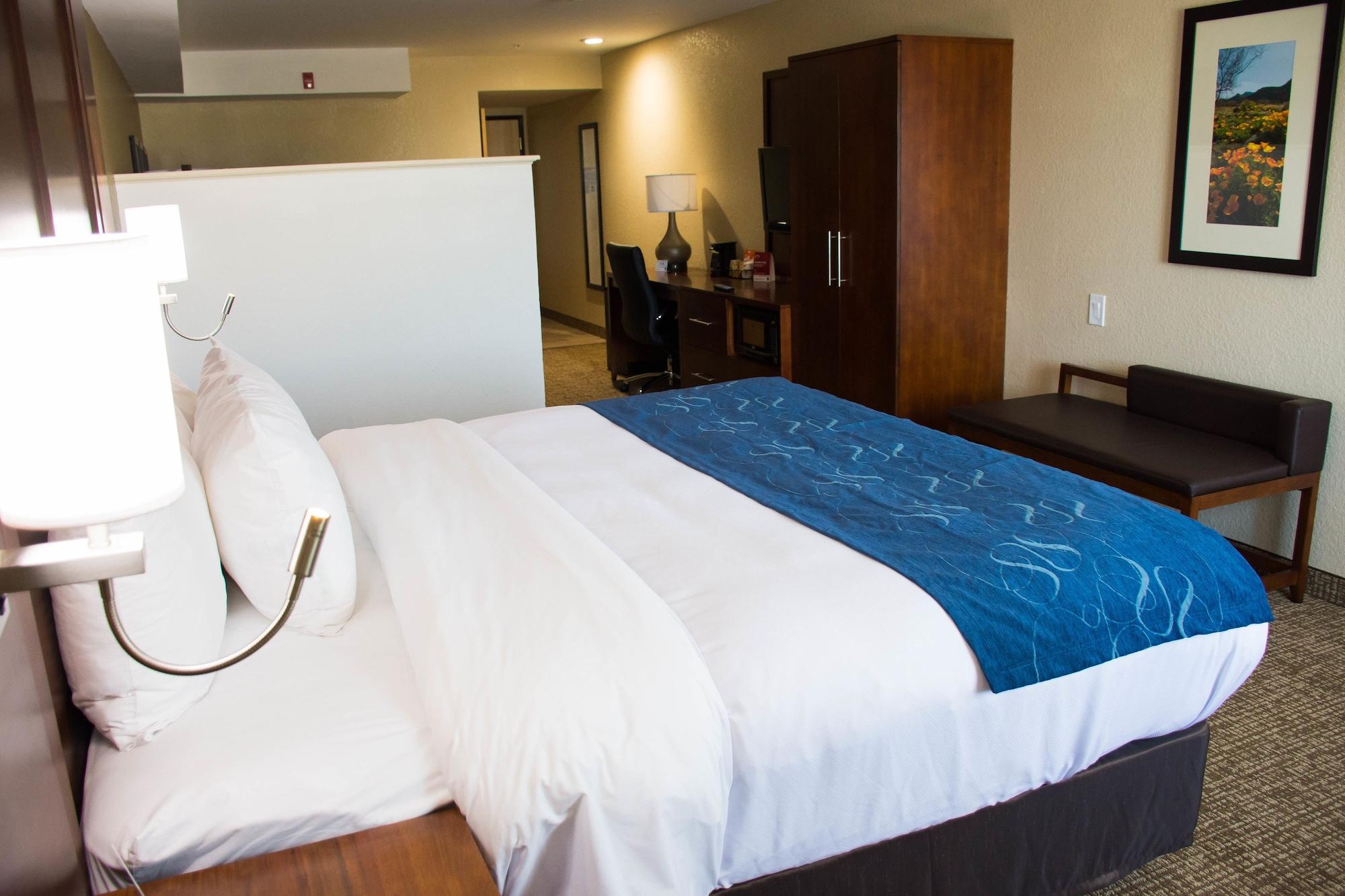 Comfort Suites El Paso Airport מראה חיצוני תמונה